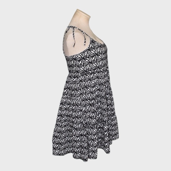 Vineyard Vines 100% Cotton Kaleidoscope Geometric Tiered Sundress - Picture 2 of 6